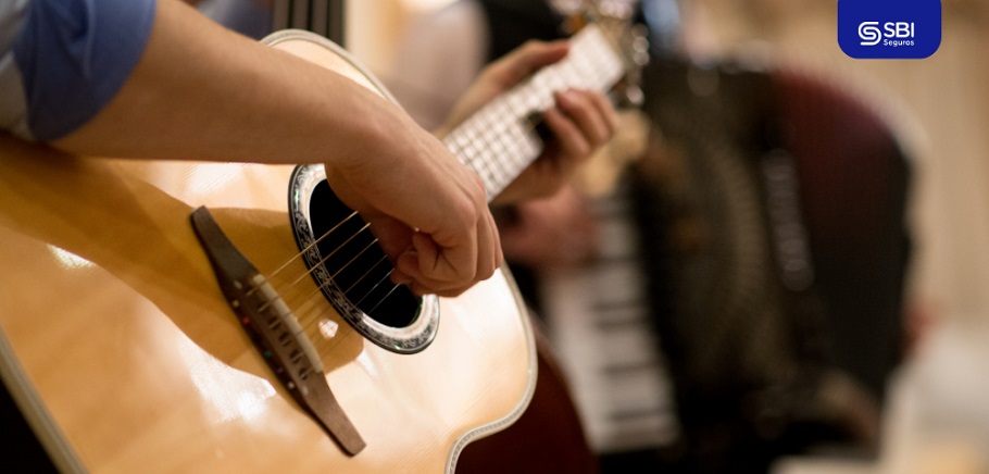 Cómo cotizar y contratar un seguro para tu guitarra