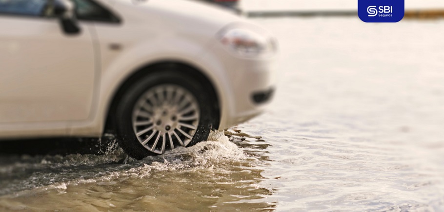 Protegiendo tu auto ante tormentas e inundaciones en Uruguay